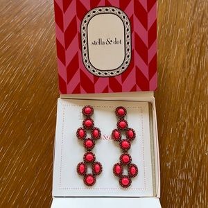 Stella and Dot Chandelier Earring